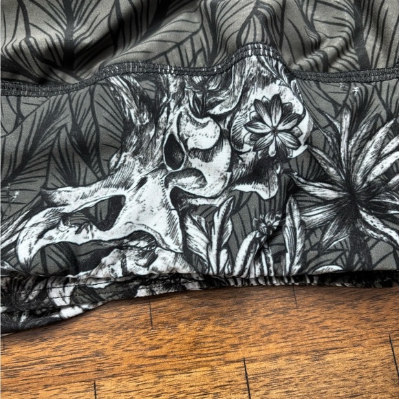 Yoga Democracy black and white leaf yoga bra - Picture 2 of 6